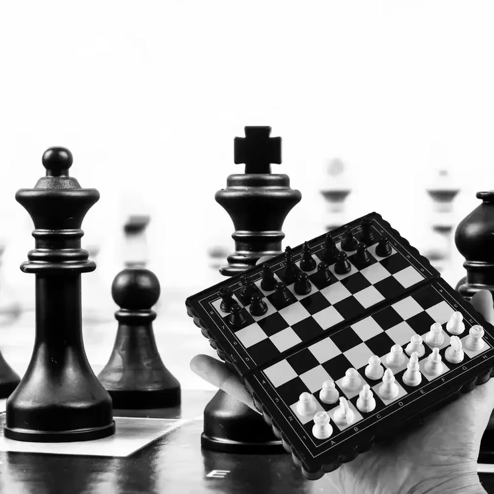 1Pc Mini Magnetic  Chess Set   - مراجعة Kids Outdoor Activity Toys وسعره
