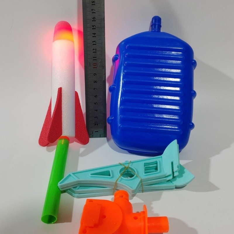 Kid Air Rocket Foot Pump Launc - مراجعة Kids Outdoor Clubhouse وسعره