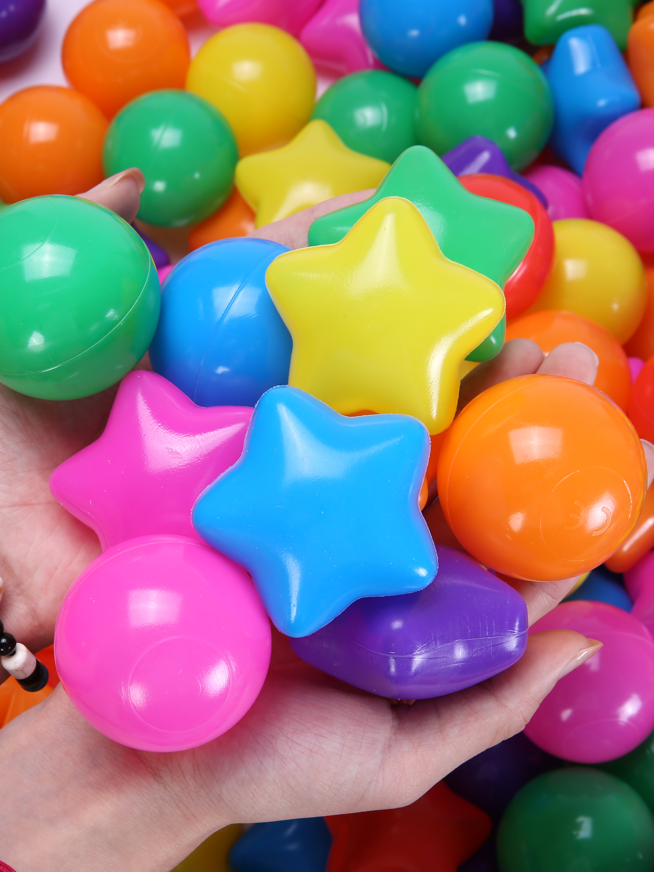 Crush Proof Ball Pit Ball Pack - مراجعة Kids Outdoor Wendy House وسعره